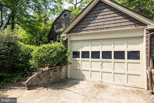 403 Club Rd, Baltimore, MD 21210 - detached garage featuring concrete driveway