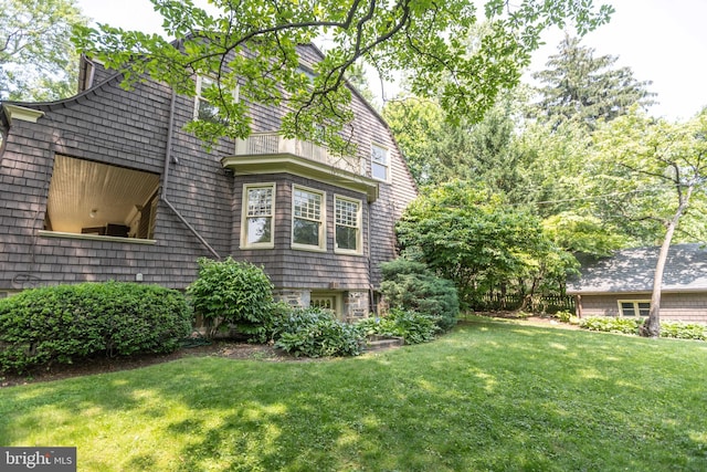403 Club Rd, Baltimore, MD 21210 - view of property exterior with a lawn