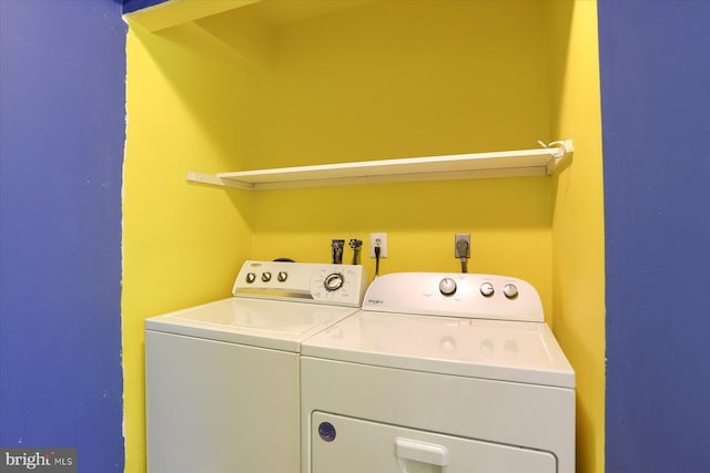 6483 Heatherfield Way, Harrisburg, PA 17112 - laundry room featuring washing machine and dryer