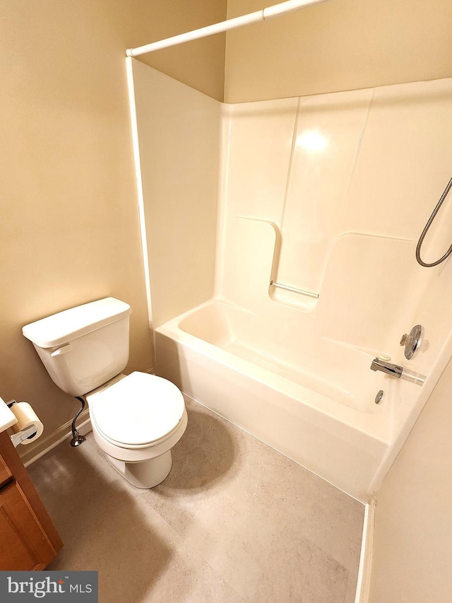 10361 Bridle Ct, Hagerstown, MD 21740 - bathroom with toilet and  shower combination
