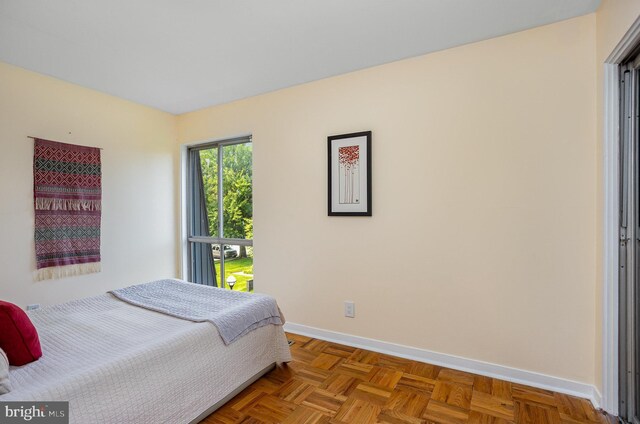 27 Stonehenge Cir Unit 27-11, Baltimore, MD 21208 - bedroom with baseboards