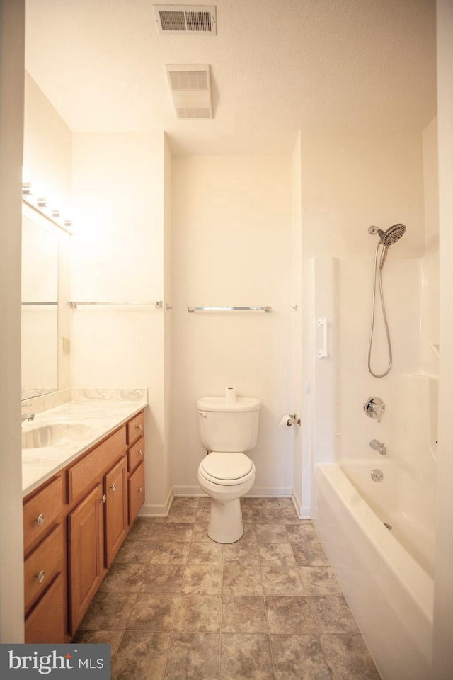 301 Sunbrook Ln Unit 89, Hagerstown, MD 21742 - bathroom with vanity, toilet, baseboards, and shower / bath combination