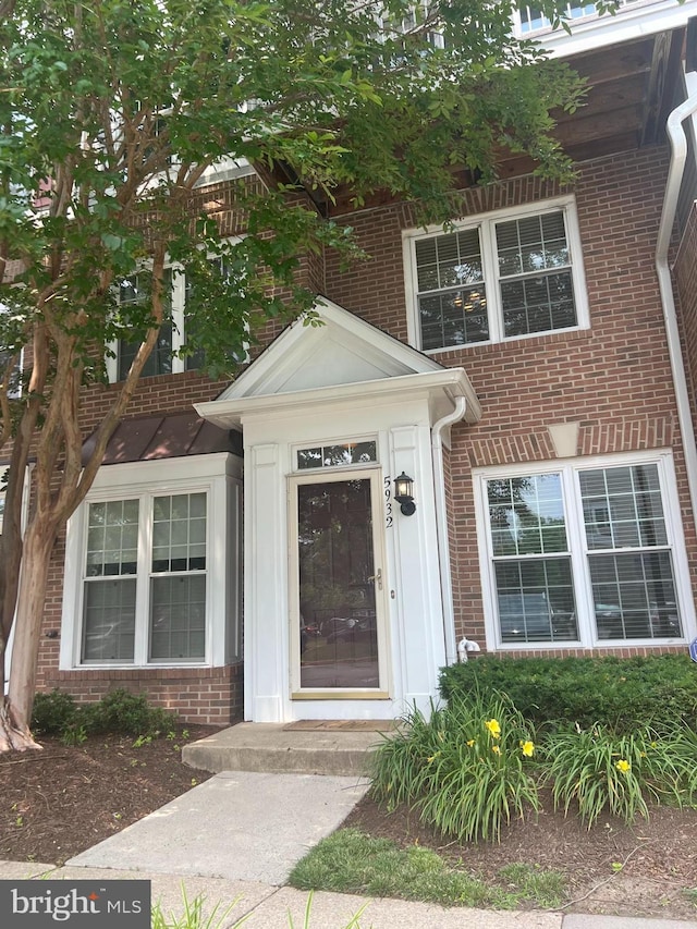 5932 Kimberly Anne Way, Alexandria, VA 22310 - doorway to property featuring brick siding