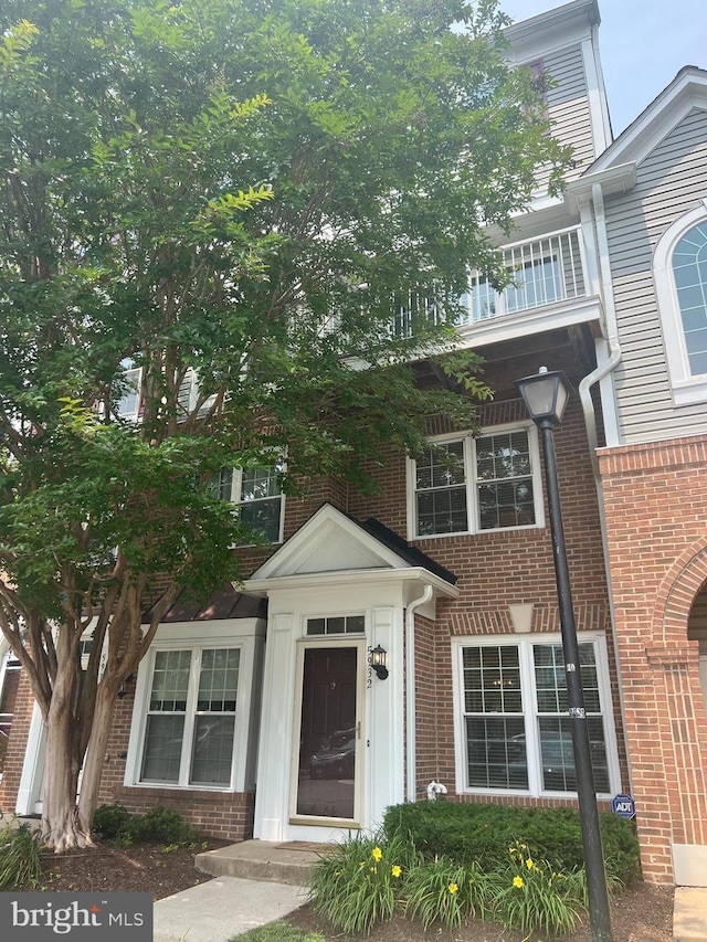 5932 Kimberly Anne Way, Alexandria, VA 22310 - multi unit property with a balcony and brick siding