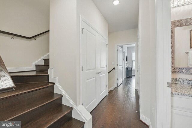 2069 Alder Ln, Dumfries, VA 22026 - staircase with wood finished floors, baseboards, and recessed lighting