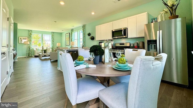 100 Red Haven Way, Dover, DE 19904 - dining area featuring wood finished floors, recessed lighting, and baseboards