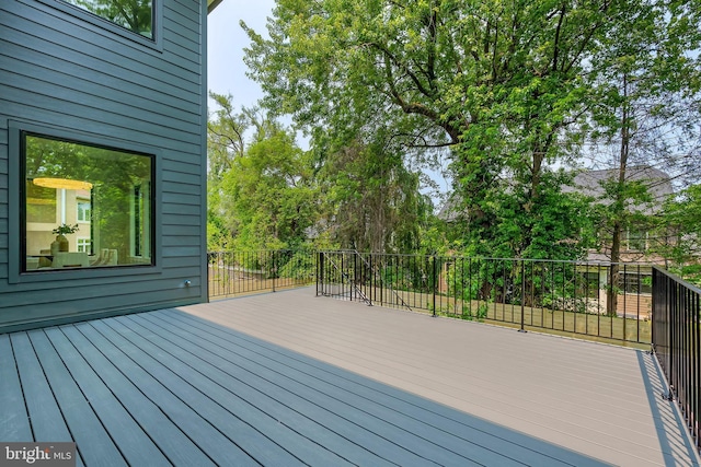 6800 Old Chesterbrook Rd, Mclean, VA 22101 - view of wooden terrace