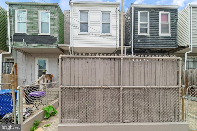 813 N Linwood, Baltimore, MD 21205 - view of front facade