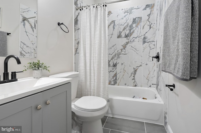 3121 Gwynns Falls Pkwy, Baltimore, MD 21216 - full bath featuring vanity, toilet, and shower / bath combo with shower curtain