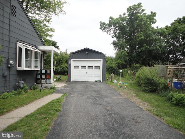 928 Linden, Pleasantville, NJ 08232 - detached garage with driveway
