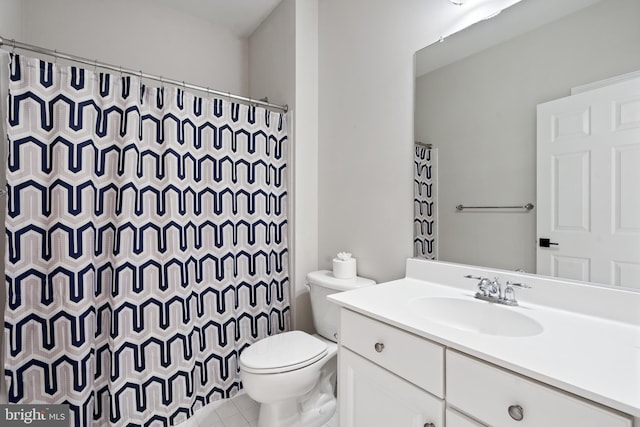 6513 Debhill Ln, Gainesville, VA 20155 - full bathroom with toilet, vanity, and a shower with curtain
