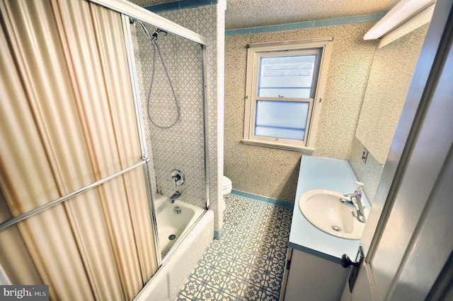 770 Baltimore St, Hanover, PA 17331 - bathroom featuring enclosed tub / shower combo and vanity