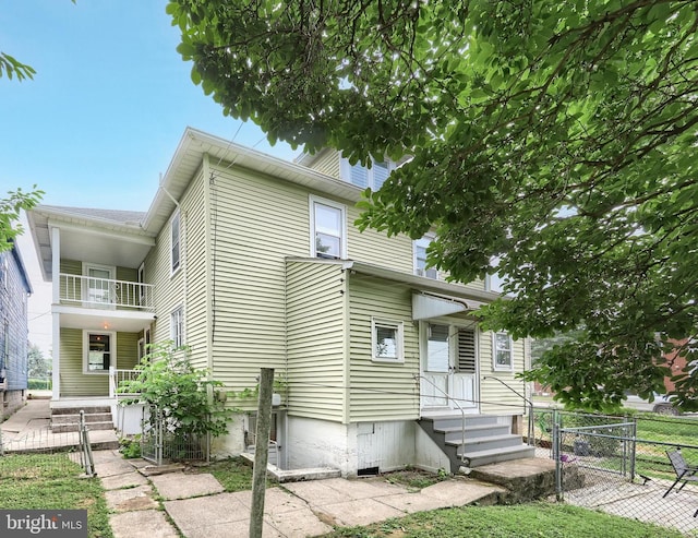 770 Baltimore St, Hanover, PA 17331 - view of front of house with a gate
