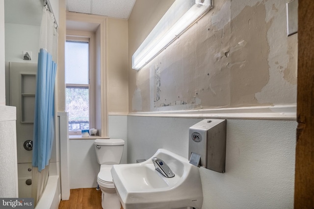 00 Devereux Rd, Glenmoore, PA 19343 - full bath with wood finished floors and shower / bathtub combination