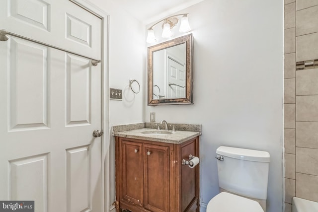 5959 Rowanberry Dr Unit 8E, Elkridge, MD 21075 - full bath featuring vanity, toilet, a tub to relax in, and a shower