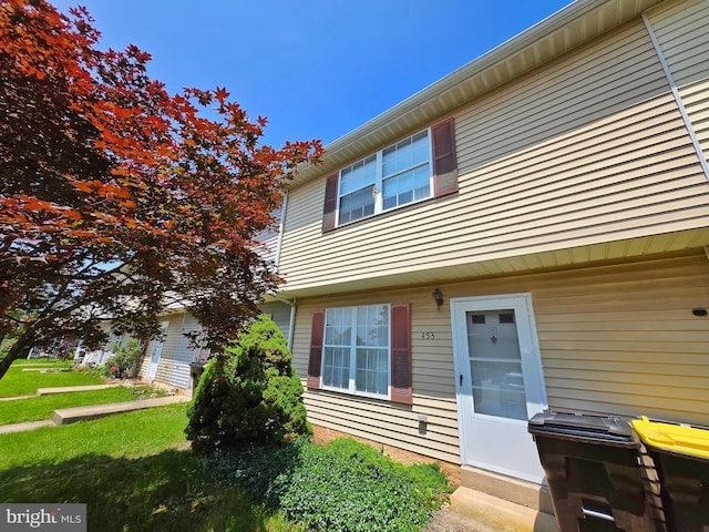 453 Blaker Dr, East Greenville, PA 18041 - view of front of property featuring a front lawn