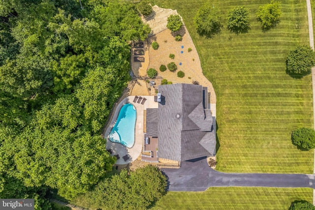 2058 Baythorne Rd, Prince Frederick, MD 20678 - bird's eye view of a pool