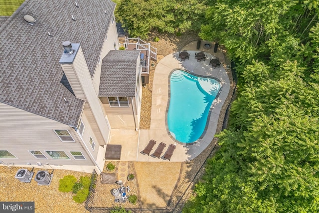 2058 Baythorne Rd, Prince Frederick, MD 20678 - view of subject property featuring a pool
