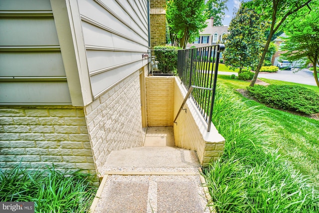 9111 Oak Chase Ct, Fairfax Station, VA 22039 - view of stairs