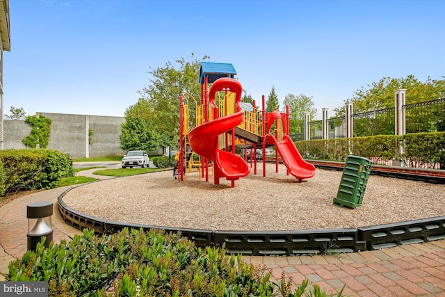 3851 Aristotle Ct Unit 1-412, Fairfax, VA 22030 - view of community jungle gym