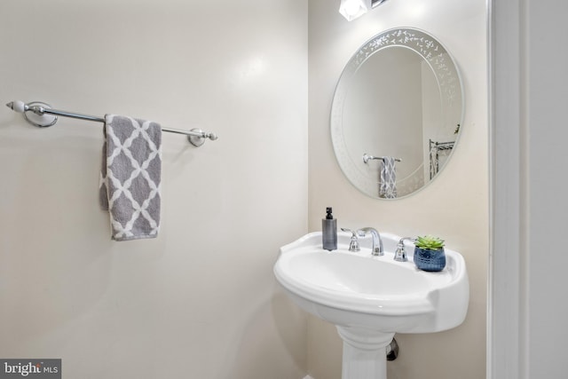 3134 Borge St, Oakton, VA 22124 - bathroom featuring a sink