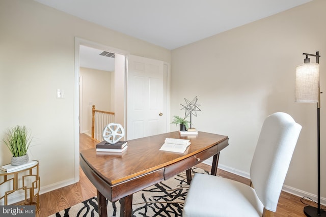 3134 Borge St, Oakton, VA 22124 - office space with wood finished floors and baseboards