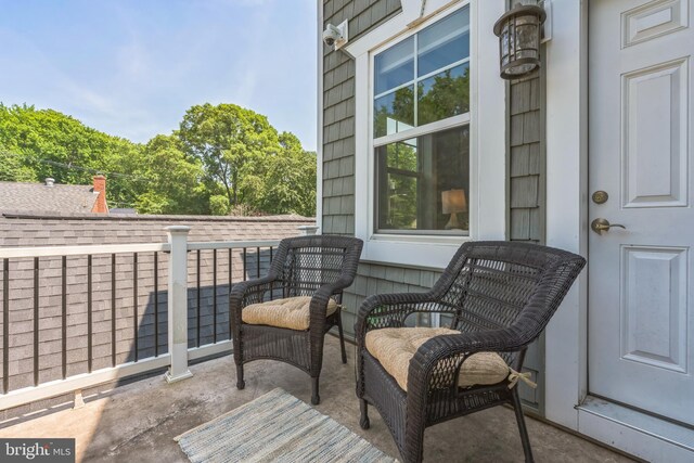 3112 Lancer Dr, Hyattsville, MD 20782 - view of balcony