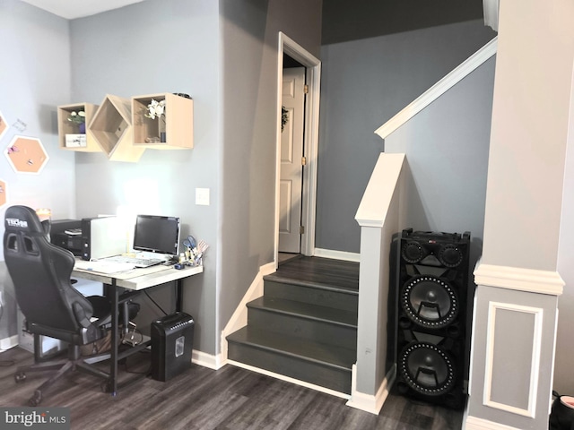 34 Springfield Cir, Middletown, DE 19709 - office with dark wood-style flooring and baseboards