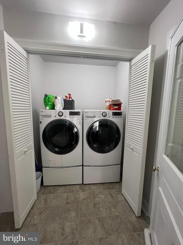 713 Juniper St, Quakertown, PA 18951 - laundry area featuring washing machine and clothes dryer