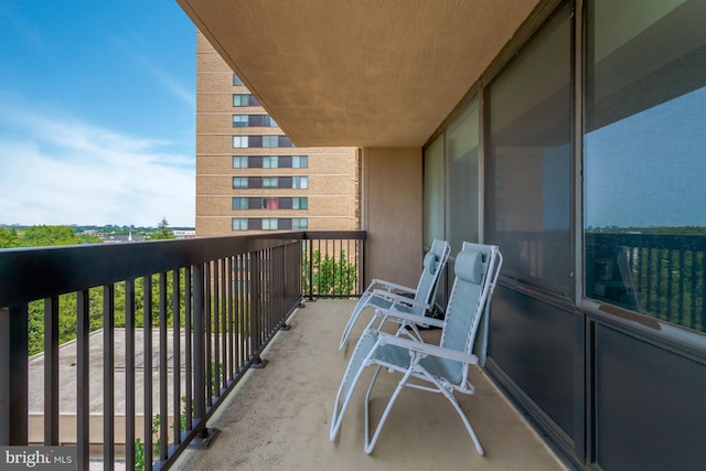3713 S George Mason Dr Unit 713, Falls Church, VA 22041 - view of balcony