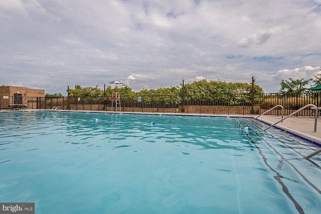 3713 S George Mason Dr Unit 713, Falls Church, VA 22041 - view of community pool