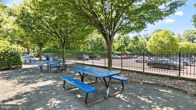7333 New Hampshire Ave Unit 800, Takoma Park, MD 20912 - view of community