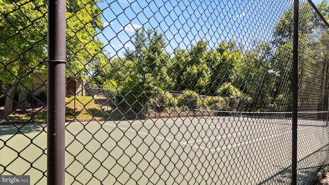 7333 New Hampshire Ave Unit 800, Takoma Park, MD 20912 - view of tennis court