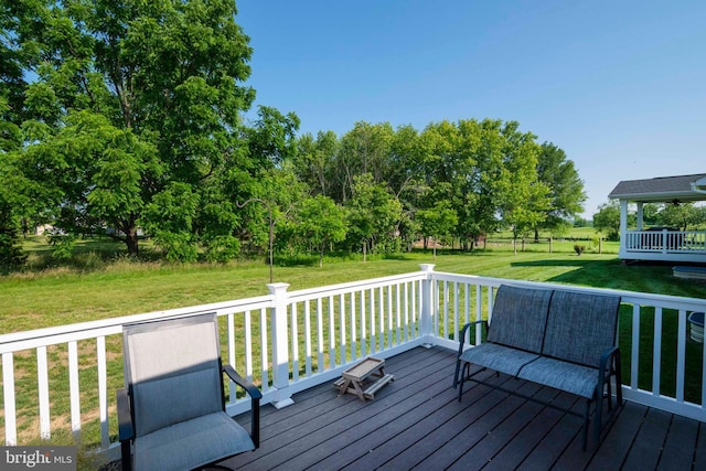 189 Massie St, Stephens City, VA 22655 - deck with a lawn
