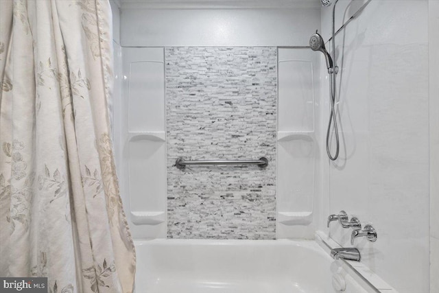 228 Cranberry Dr, Blakeslee, PA 18610 - bathroom featuring shower / bath combo