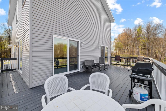 228 Cranberry Dr, Blakeslee, PA 18610 - wooden terrace featuring outdoor dining space