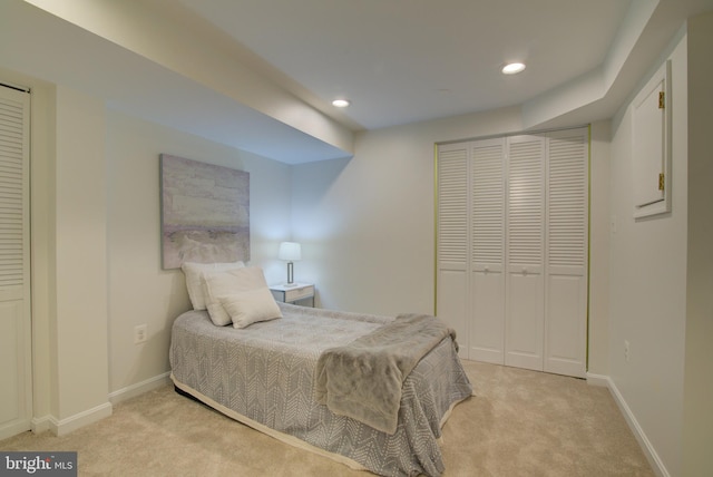 12013 Cheviot Dr, Herndon, VA 20170 - bedroom with light colored carpet, recessed lighting, and a closet