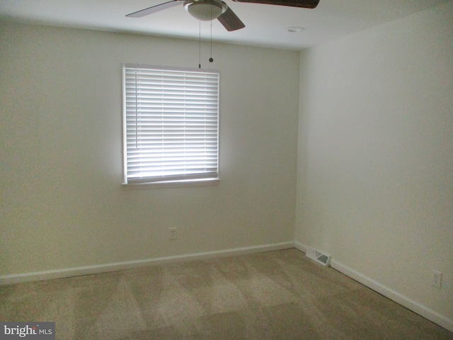 13 Pinyon Pine Cir, Wilmington, DE 19808 - unfurnished room with a ceiling fan, light colored carpet, and baseboards