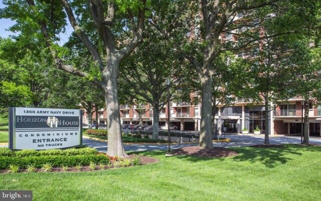 1300 Army Navy Dr Unit 803, Arlington, VA 22202 - view of home's community with a yard