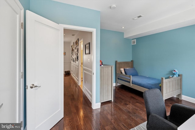 1537 S 2nd St, Philadelphia, PA 19147 - bedroom featuring wood finished floors and baseboards