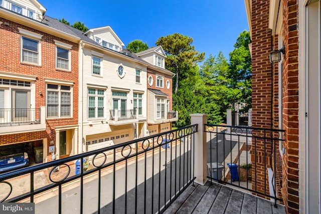 1650 Colonial Hills Dr, Mclean, VA 22102 - balcony featuring a residential view