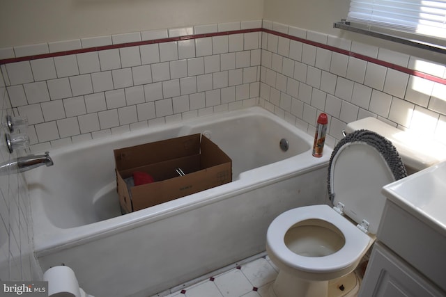 6525 Nomini Hall Rd, Hague, VA 22469 - full bath with a bath