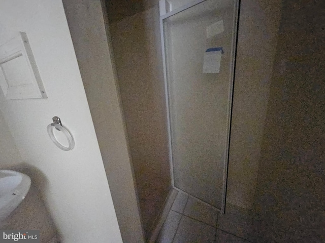 1139 Bradley Rd, Pasadena, MD 21122 - full bathroom with tile patterned floors