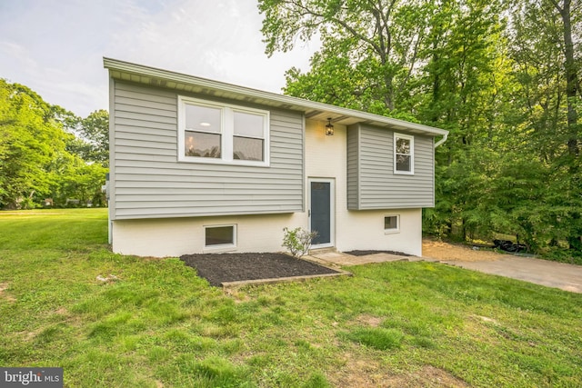 27136 Dogwood Ln, Mechanicsville, MD 20659 - bi-level home with a front lawn