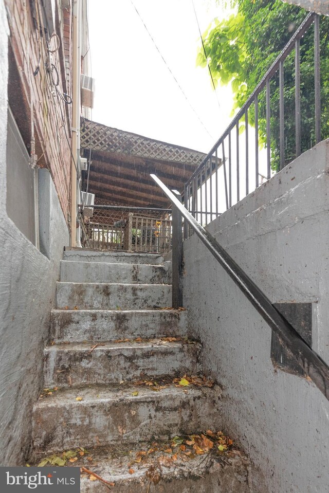 5603 Clearspring Rd, Baltimore, MD 21212 - view of stairs