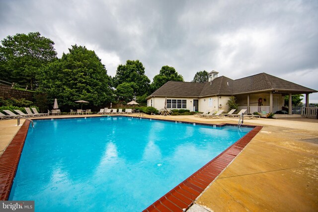 112 Jeffords Ct Unit 1601, Phoenixville, PA 19460 - community pool with a patio