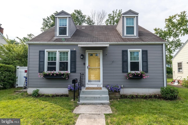 832 N Warren St, Pottstown, PA 19464 - cape cod home with a front lawn