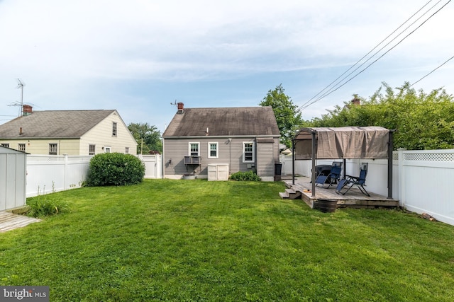 832 N Warren St, Pottstown, PA 19464 - rear view of property with a wooden deck