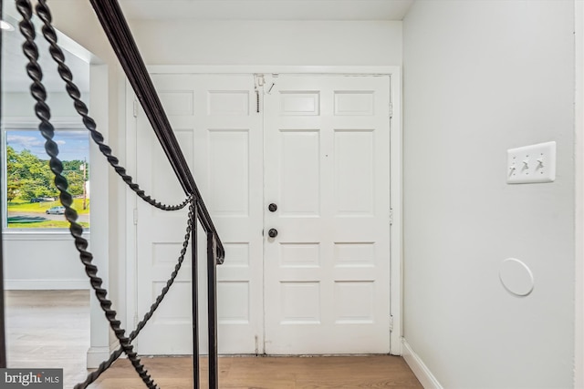 5202 Bayne Pl, Temple Hills, MD 20748 - foyer featuring light wood-style floors and baseboards