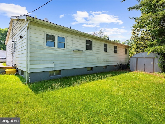 435 Yellow Spgs S, Laurel, MD 20724 - rear view of property with a lawn